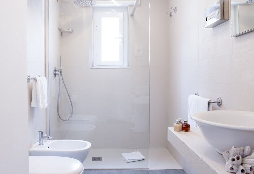 בית מלון כפרי Albatros Varigotti