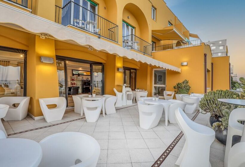 בית מלון כפרי Albatros Varigotti