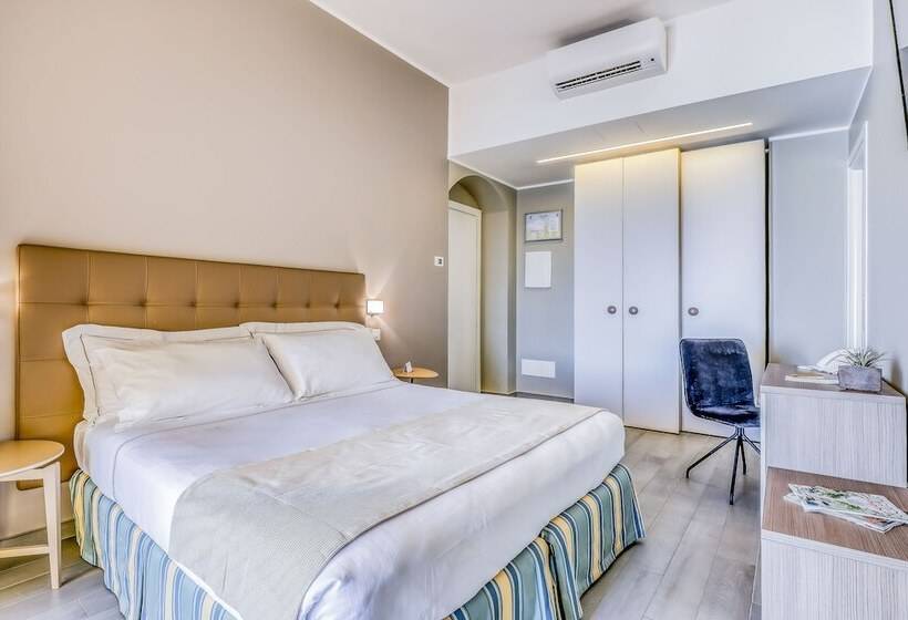 בית מלון כפרי Albatros Varigotti