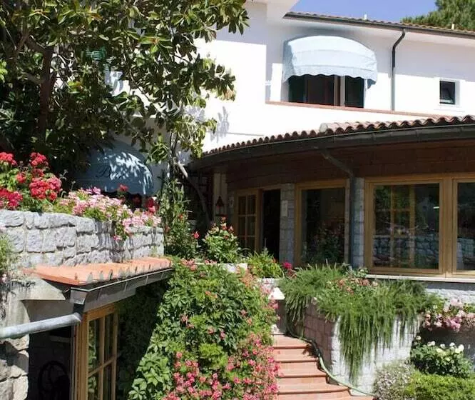 ホテル Gallo Nero