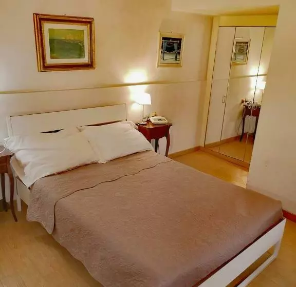 Hotelli Il Poeta Dante