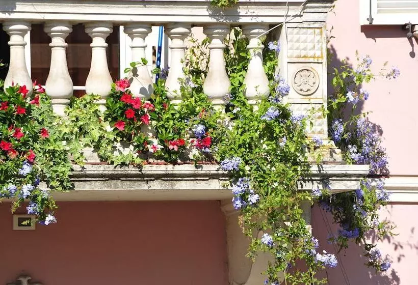 בית מלון כפרי Liberty