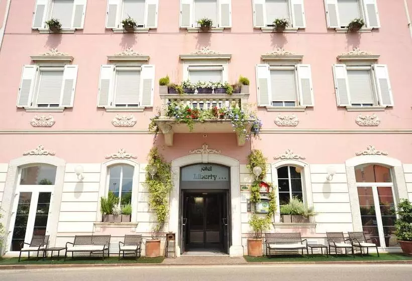 בית מלון כפרי Liberty