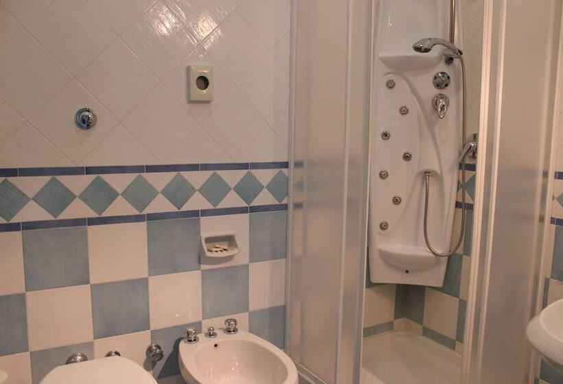 בית מלון כפרי Miramare