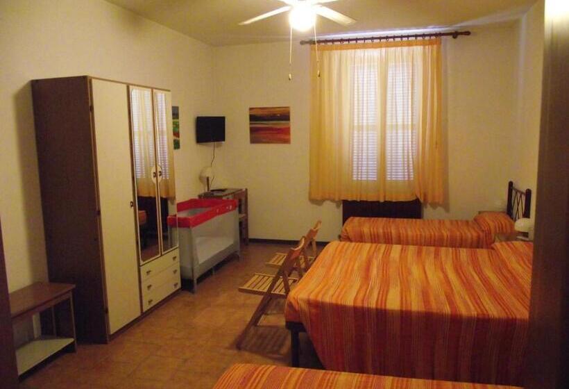 בית מלון כפרי Pensione Delfino Azzurro