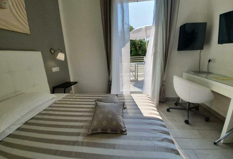 Hotel Rafaelli Villa Angela