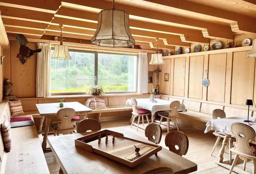 Отель Am Wolfgrubenersee