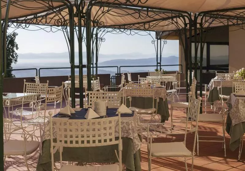 فندق Bluebay Colle Della Trinità Perugia