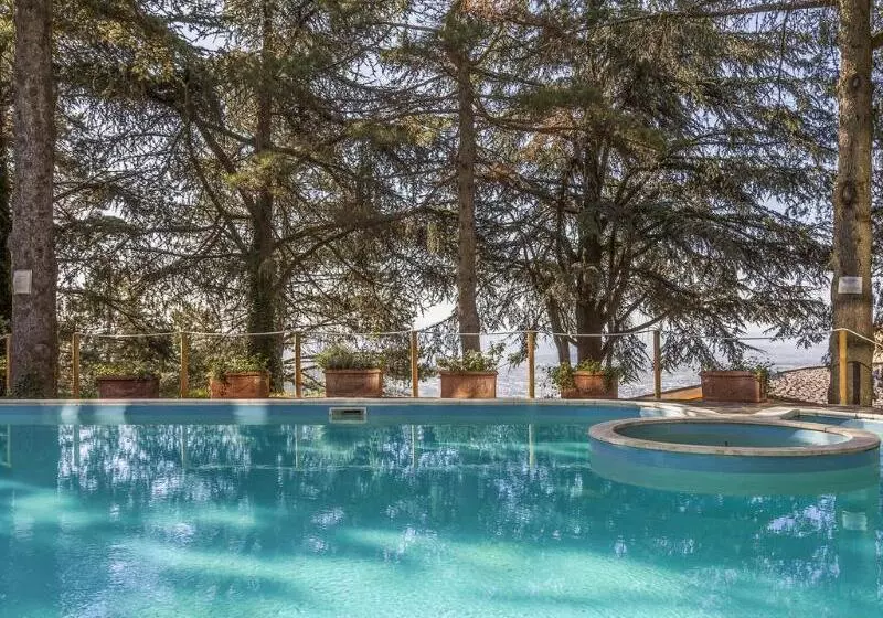 فندق Bluebay Colle Della Trinità Perugia