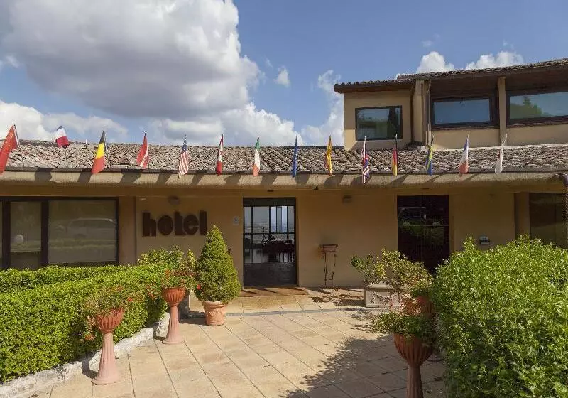 فندق Bluebay Colle Della Trinità Perugia