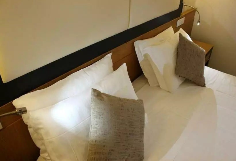 هتل Daniel & Ristorante Cocchi