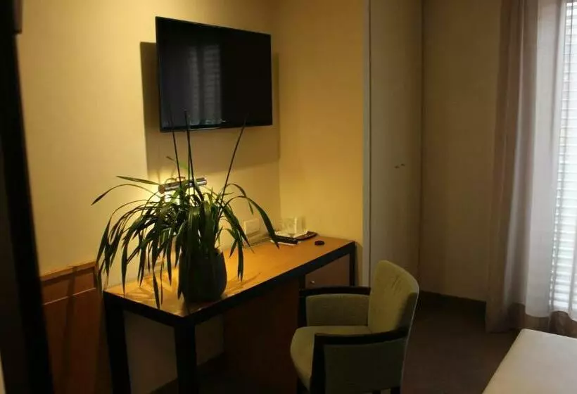 هتل Daniel & Ristorante Cocchi