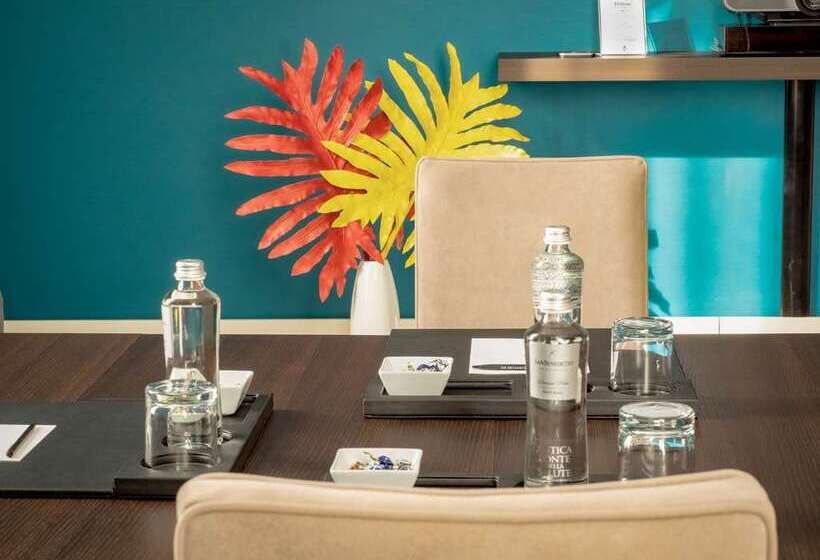 هتل De Bonart Naples Curio Collection By Hilton