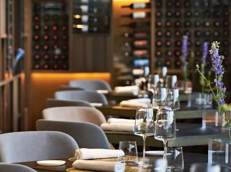 هتل De Bonart Naples   Curio Collection By Hilton