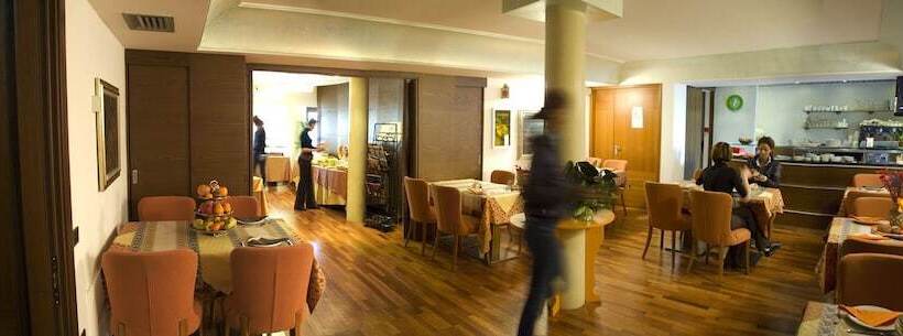 בית מלון כפרי Hr