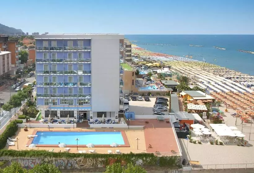 בית מלון כפרי Majestic