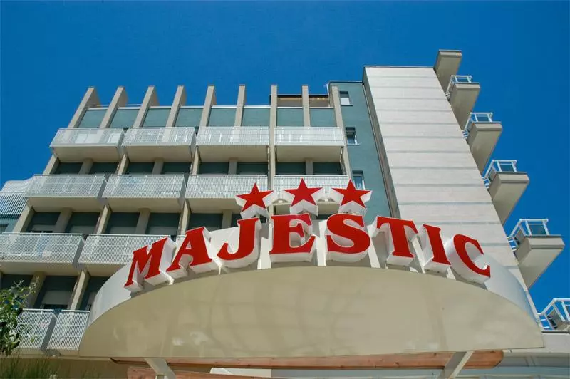 בית מלון כפרי Majestic