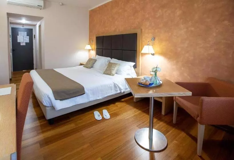 Hotel Palace Del Conero