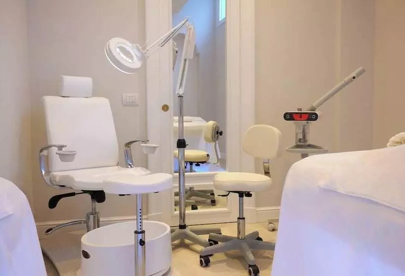 Grand Hotel De La Ville