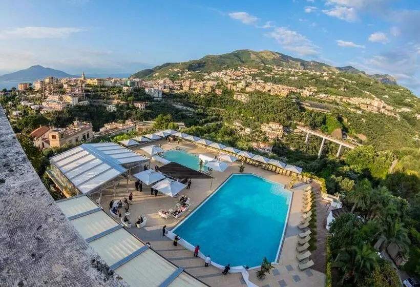 Grand Hotel Moon Valley