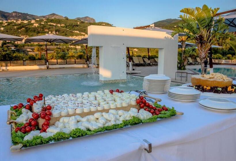 Grand Hotel Moon Valley