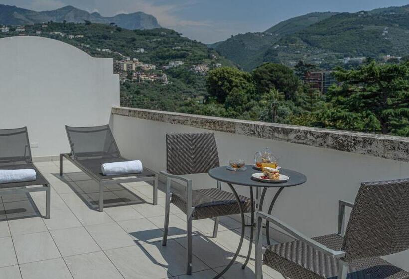 Grand Hotel Moon Valley