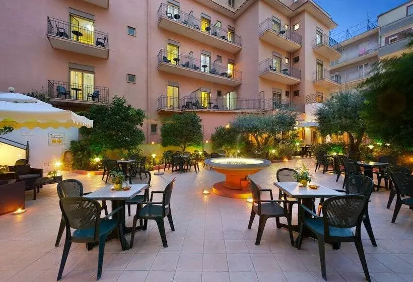 ホテル Ascot Sorrento