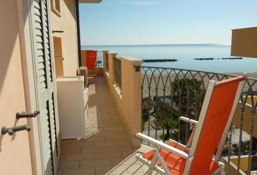 ホテル Beaurivage