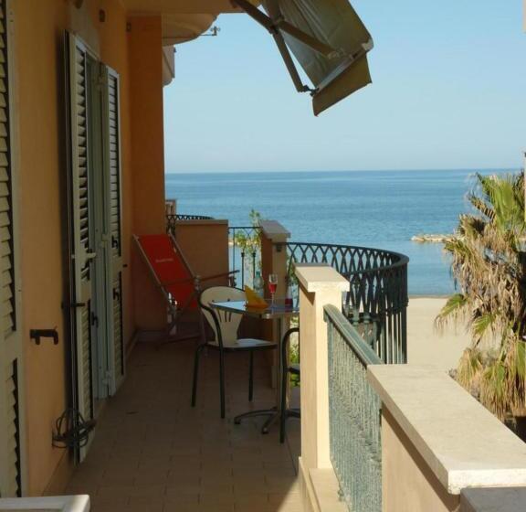 ホテル Beaurivage