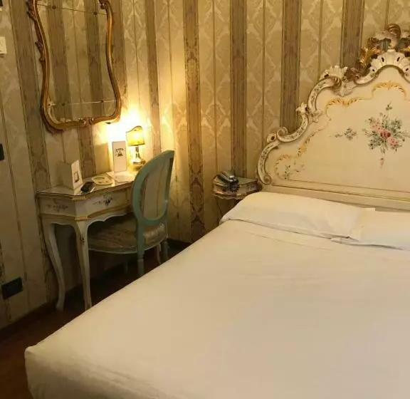 Hotel Carlton on The Grand Canal