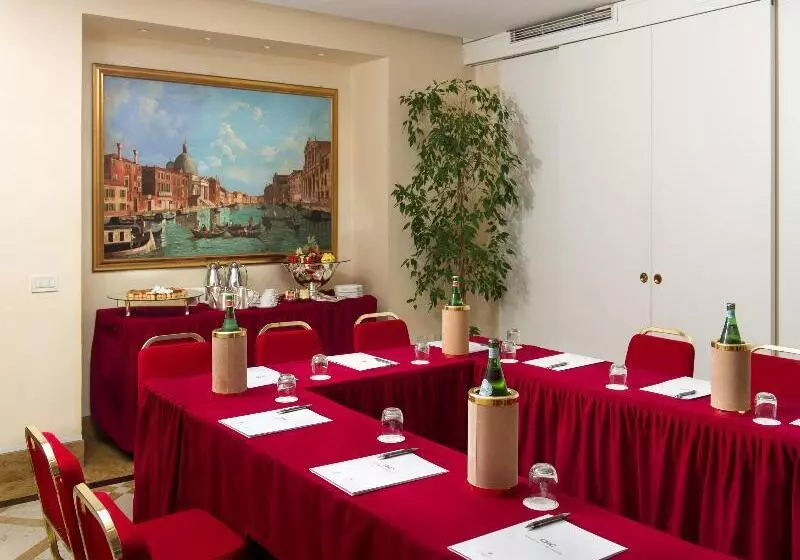 Hotel Carlton on The Grand Canal