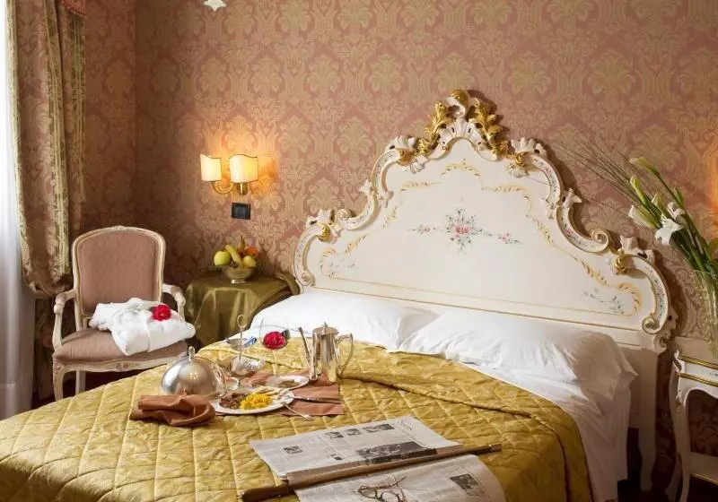 Hotel Carlton on The Grand Canal