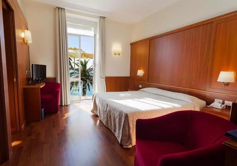 ホテル Continental