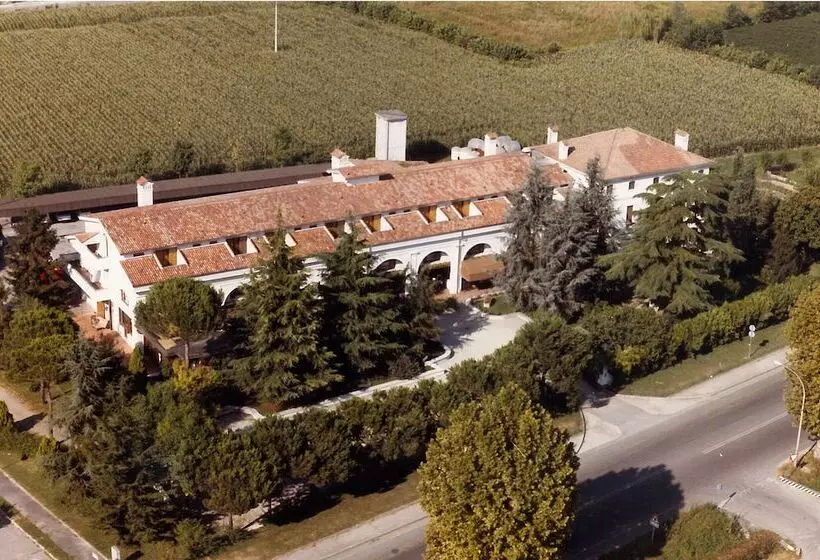 בית מלון כפרי El Rustego