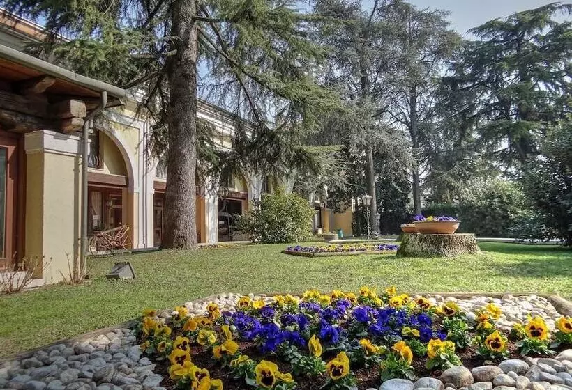 בית מלון כפרי El Rustego