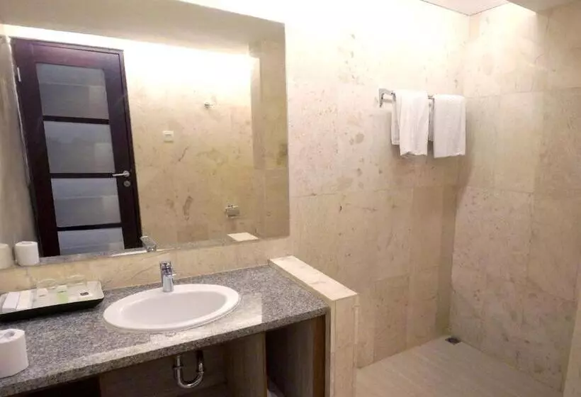 هتل Truntum Kuta Formerly Grand Inna Kuta