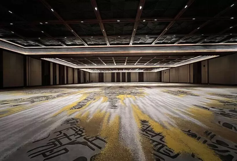 Отель Bali Beach