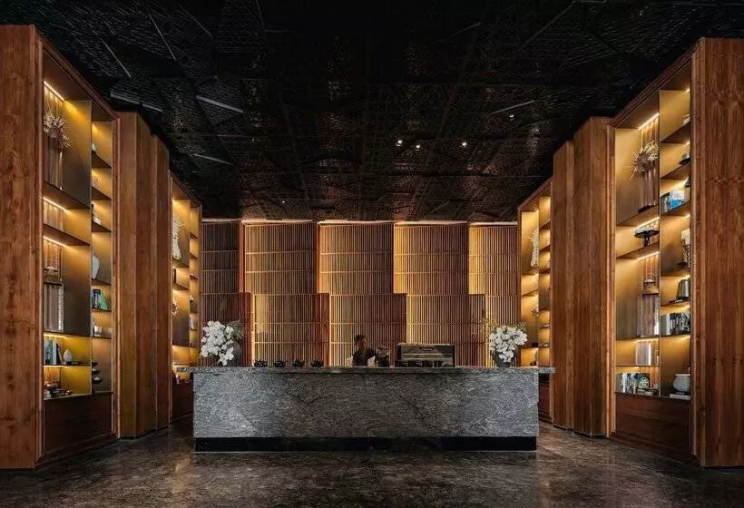 Отель Bali Beach