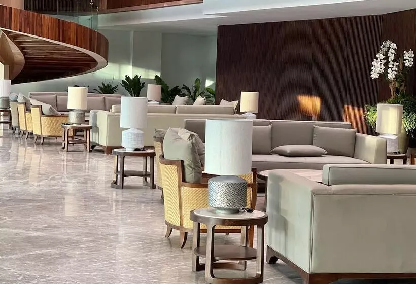 Отель Bali Beach