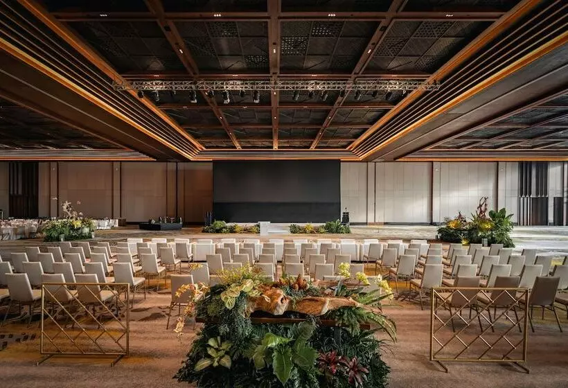 Отель Bali Beach