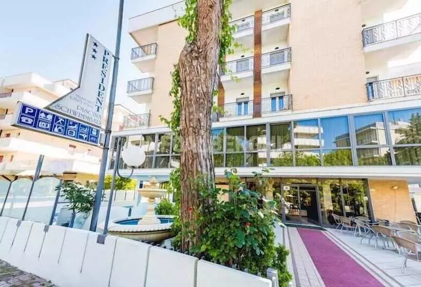 Отель President