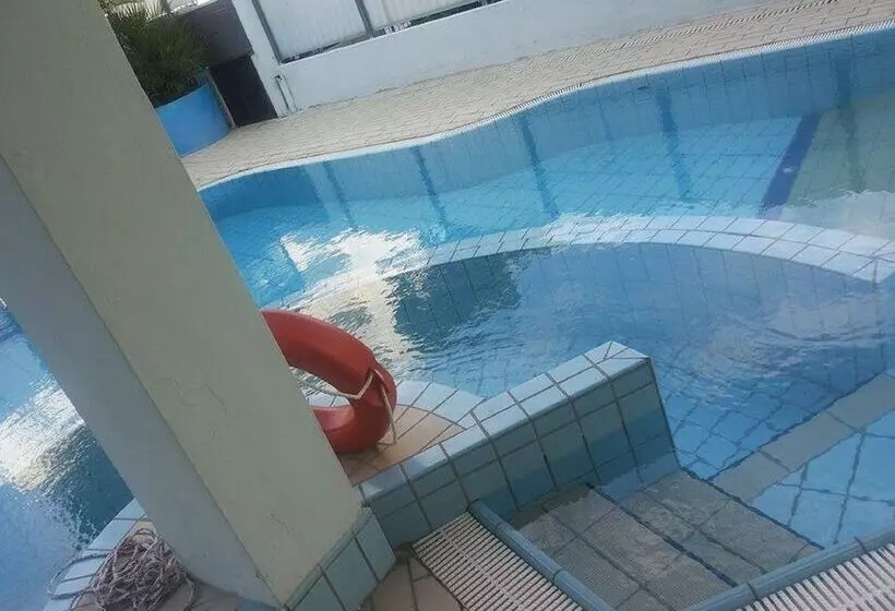 Отель President