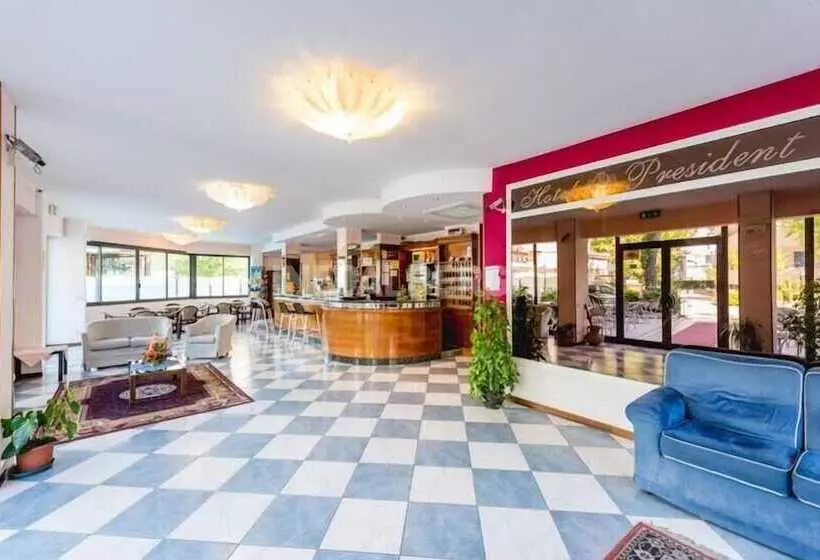 Отель President