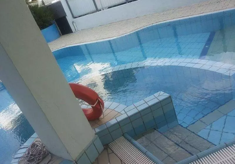 Отель President