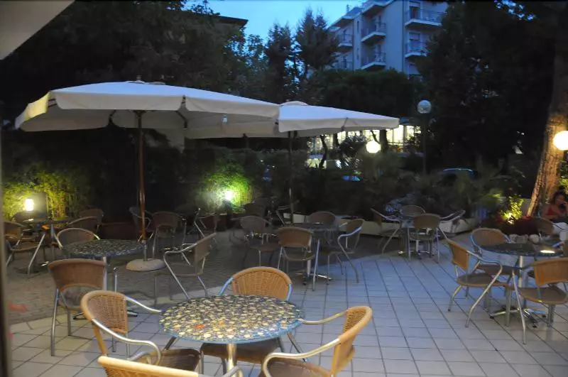 Отель President