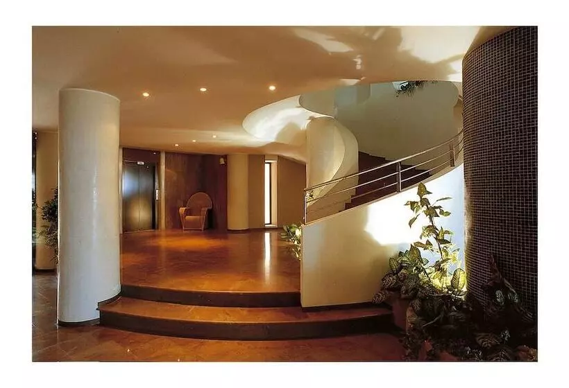 Отель President