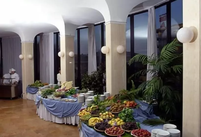 Отель President