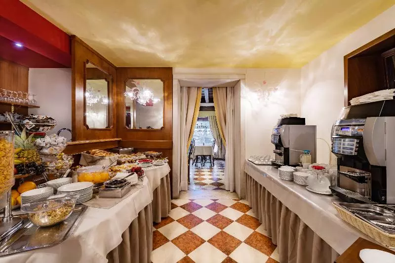 هتل Scandinavia   Relais