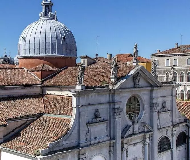 هتل Scandinavia   Relais