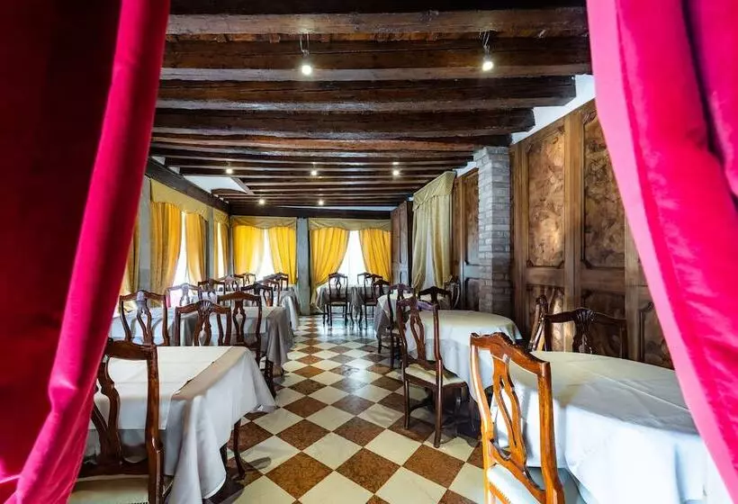 هتل Scandinavia   Relais